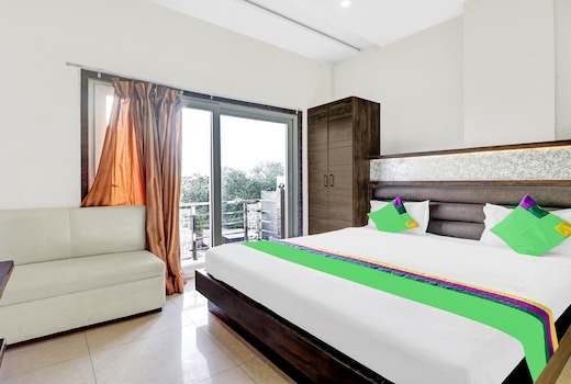 Itsy Hotels Anjali Mahal, 500 Mtrs From Mathura Railway Station