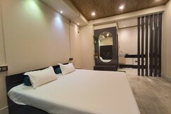 Kinza AC Room Near Railway Station Panbazar, Guwahati