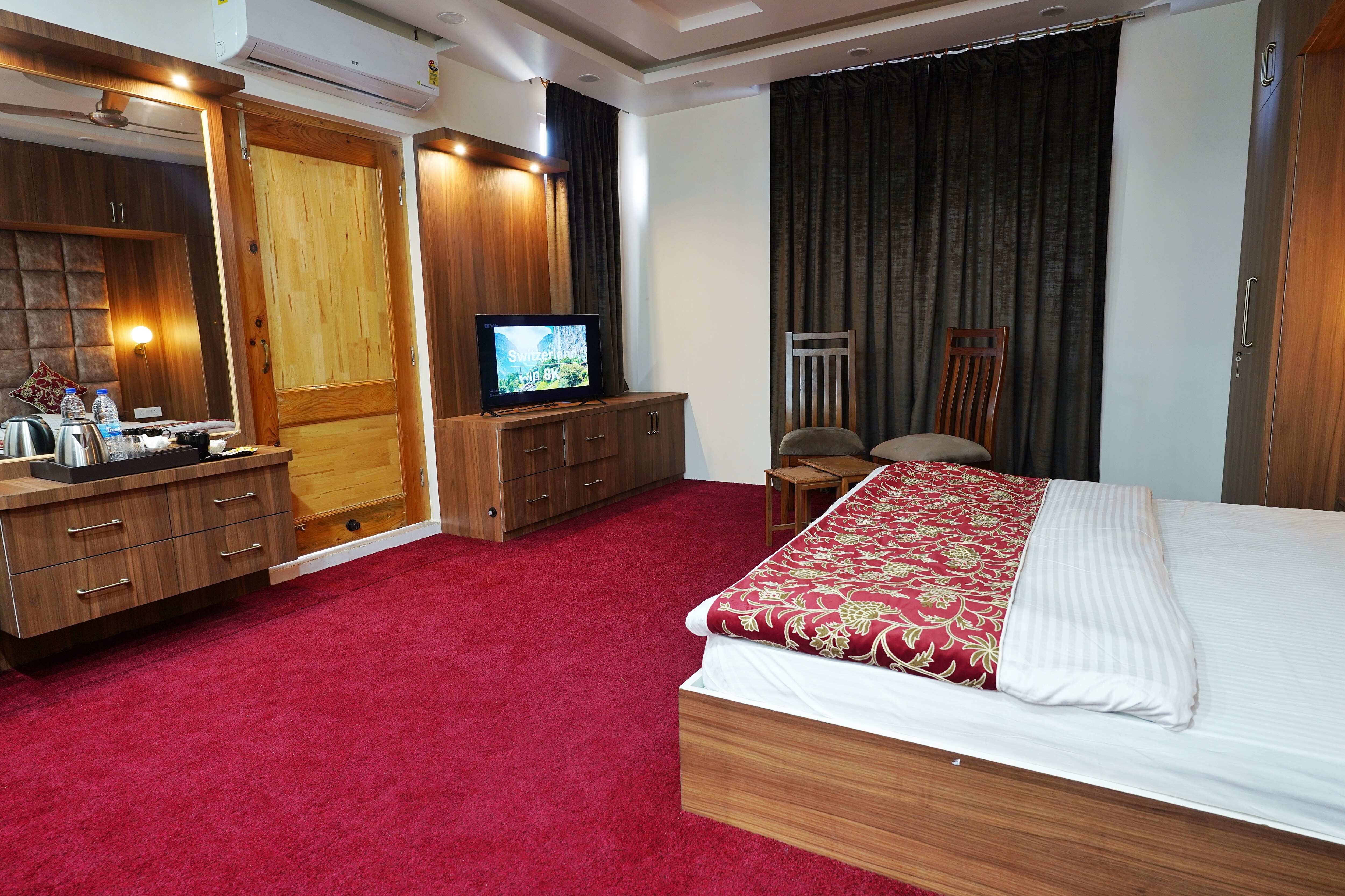 Villa Homey Inn Srinagar - Tap to explore photos