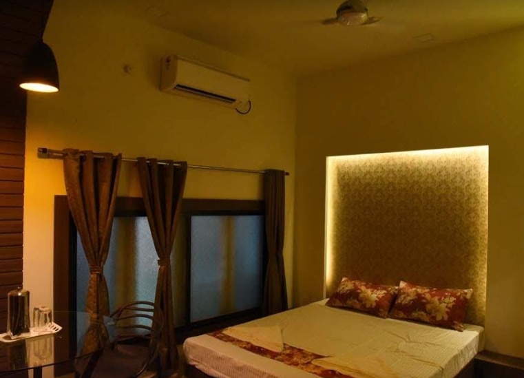 Hotel Shehnai Garden - Tap to explore photos