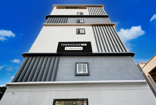 Super Townhouse Oak L B Nagar Metro Station