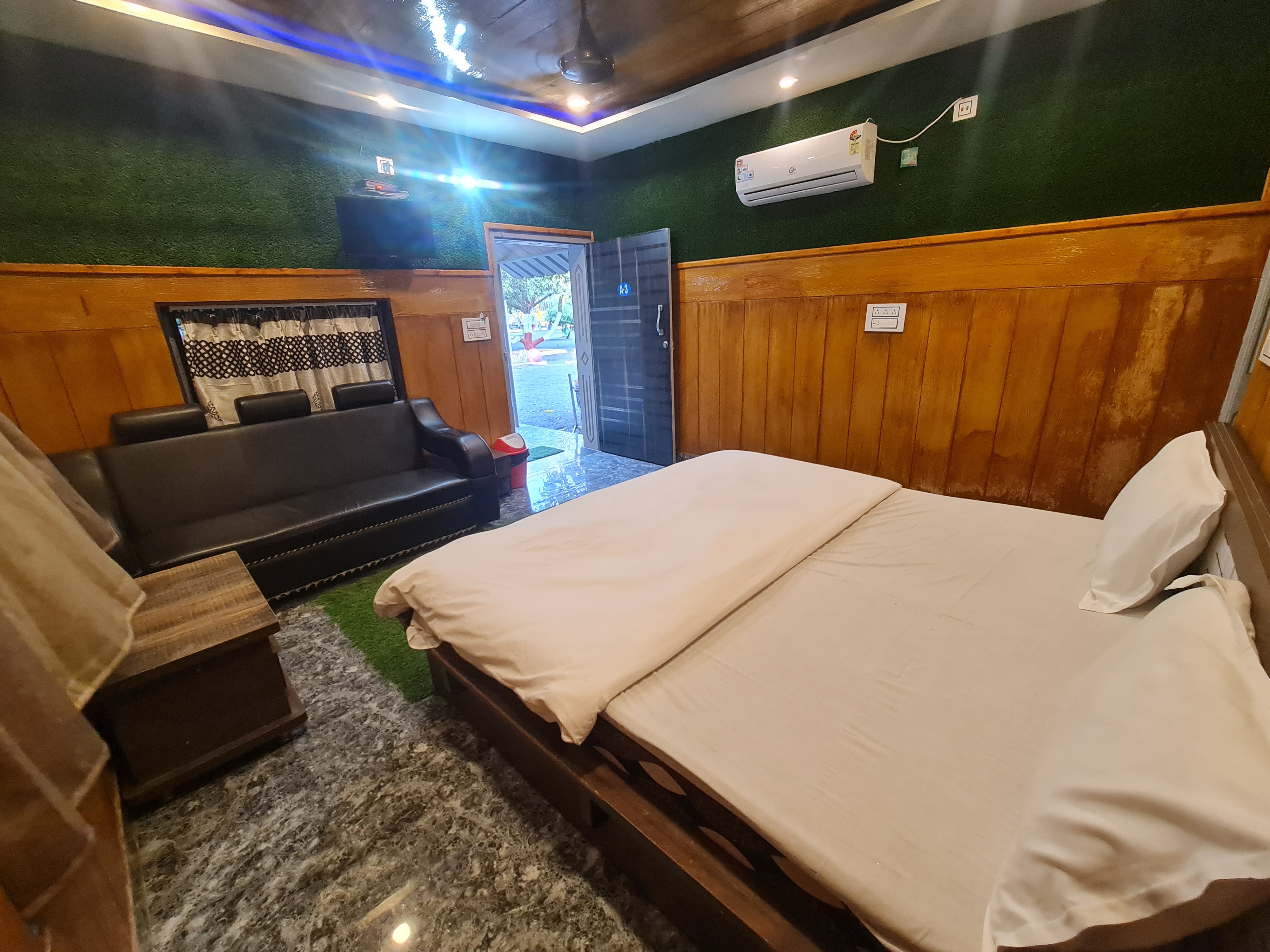 Shree Murlidhar Farm and Homestay - Tap to explore photos