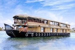 Harmony of backwaters., Alleppey