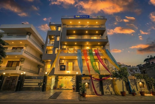 FabHotel Bliss Premium - Nr. Medanta The Medicity