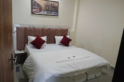 Hotel O S Town Guest House, Ludhiana