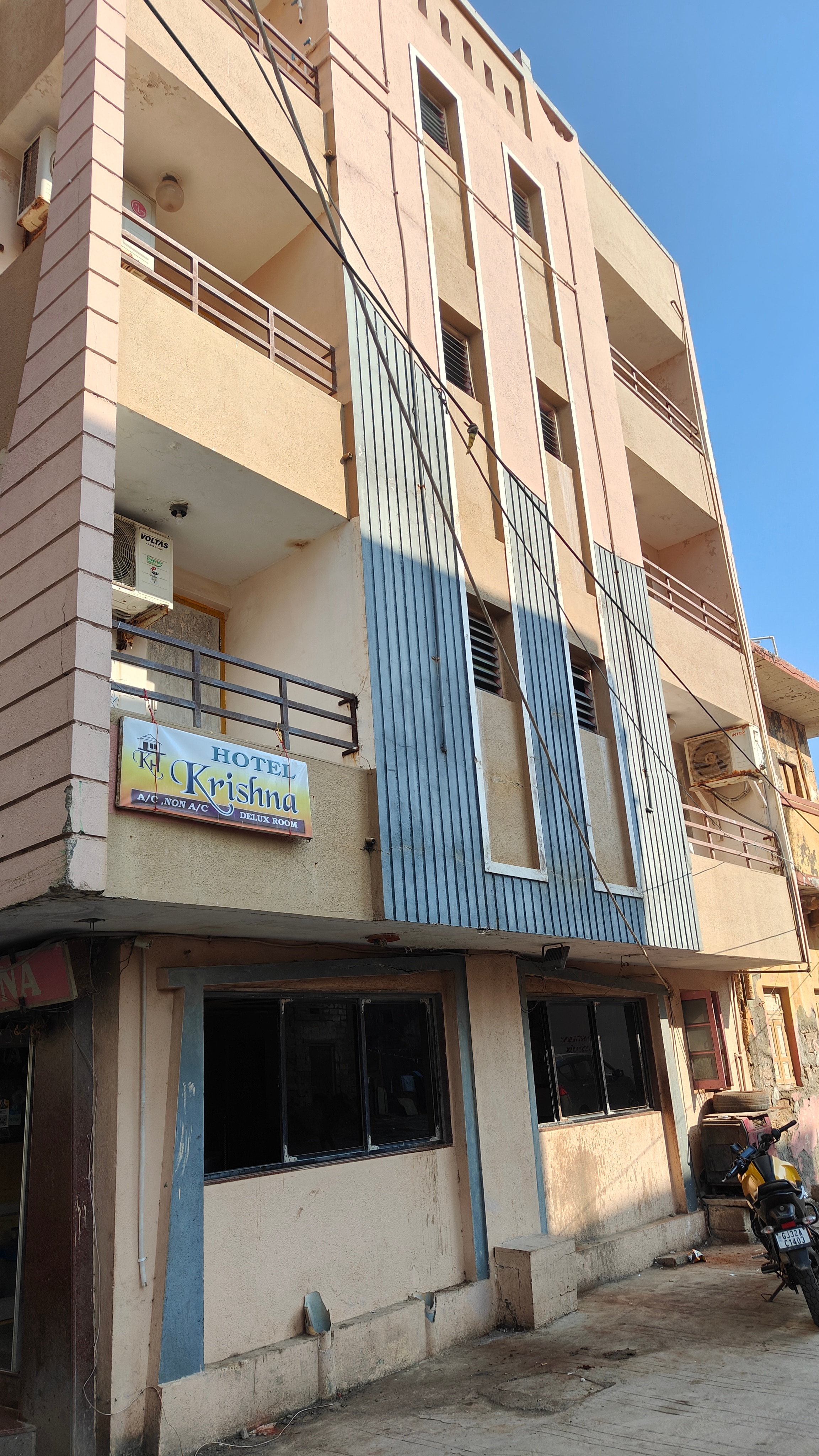 Hotel Krishna - Tap to explore photos