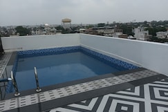 The Grand Empire, Agra