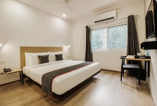 Super Townhouse 359 Begumpet Near Hyderabad Central