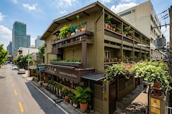 Collection O Thaiphiphat House Silom, 