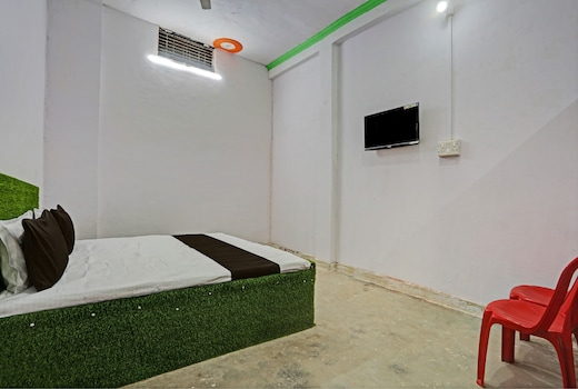 Hotel O Jai Bhole Guest House And Rooms