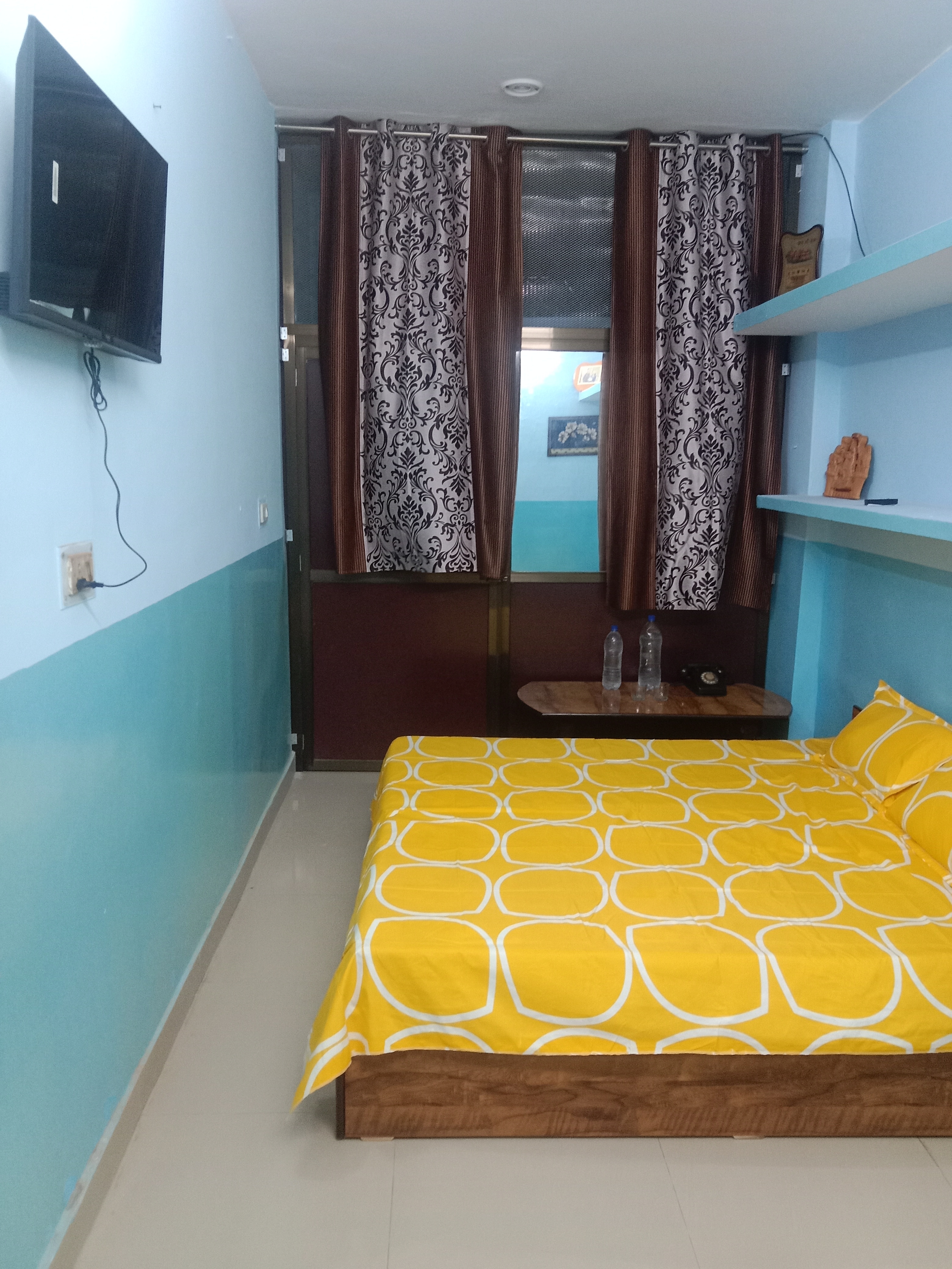 Khushbu Guest House - Tap to explore photos