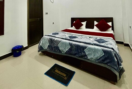 Hotel O Ayodhya Dham Bus Terminal Formerly Om Palace