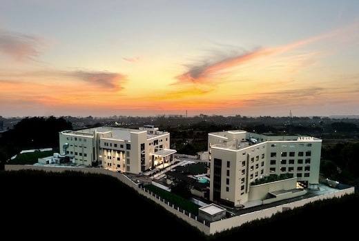 Aurum By R J Resorts