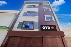 Hotel O S G H INN, Varanasi