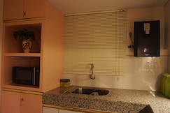 Golden View Nest - Luxurious with Scenic Lake View, Guwahati