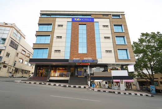 FabHotel Skyline