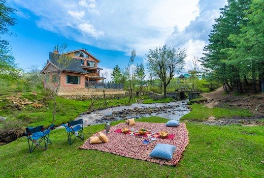 StayVista at Timber @ Swiss Chalet - Tangmarg