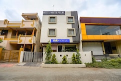 FabHotel White Pearl, Indore