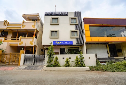 FabHotel White Pearl