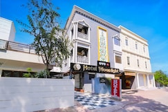 Hotel O Moonlight, Indore