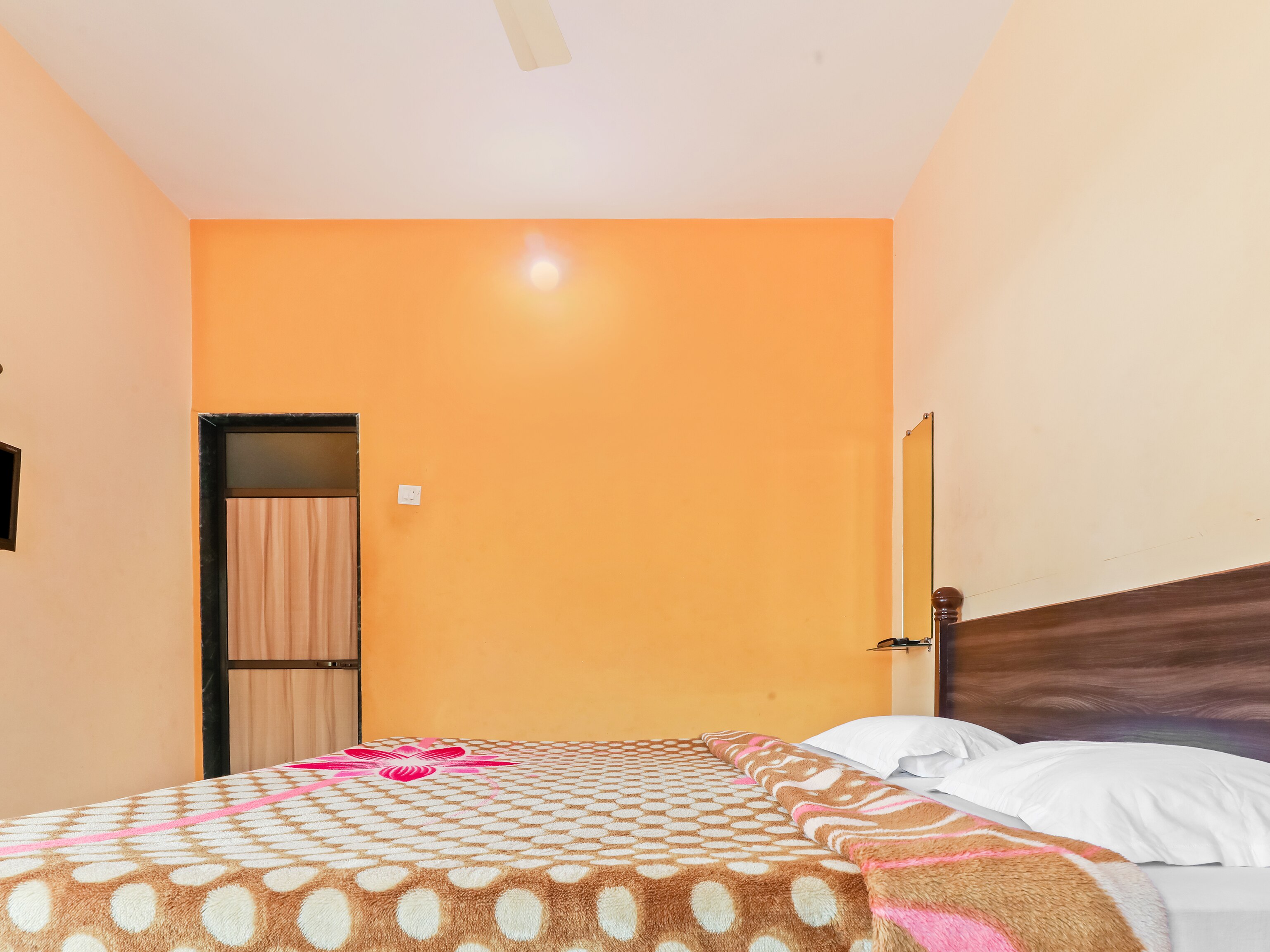 Shree Laxmi Home Stay - Tap to explore photos
