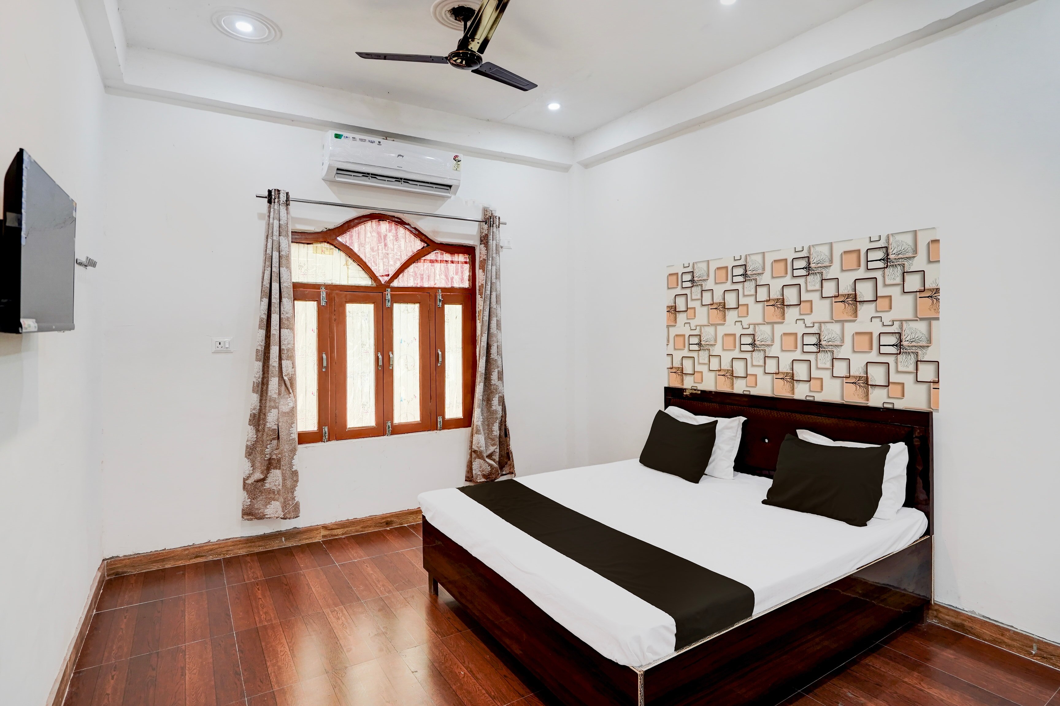 SPOT ON Suraj Hotel & Restaurant - Tap to explore photos