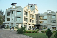 Hotel Excellency, Dadra