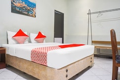 Hotel O Makassar near Mall Panakukkang formerly Sayang Home Stay, Makassar