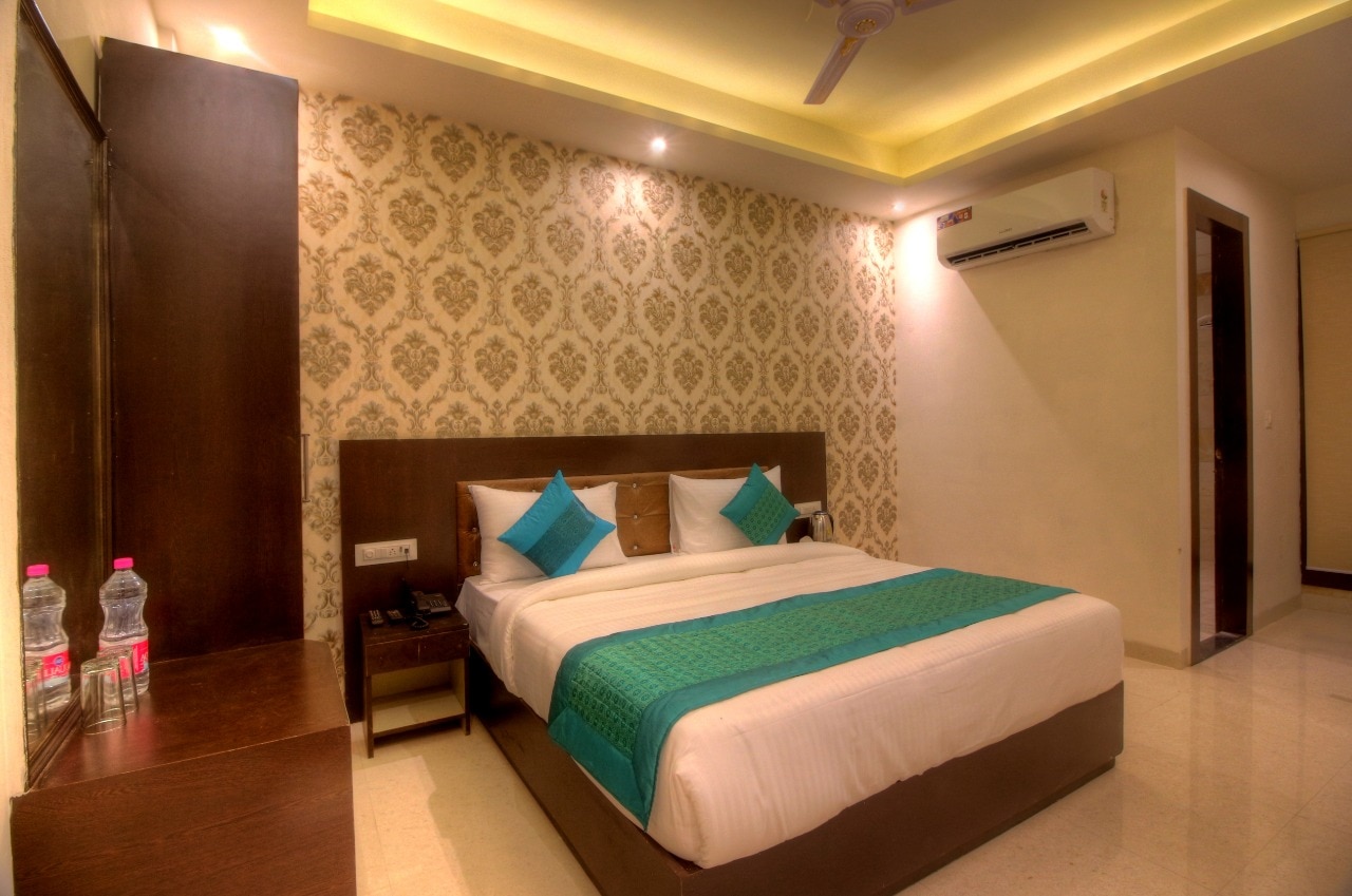 Hotel Paragon Suites By Denver, Delhi Airport - Tap to explore photos