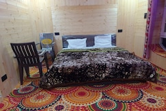 Desert Heaven, Srinagar