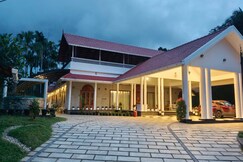Family Friendly Nalukettu House, Wayanad