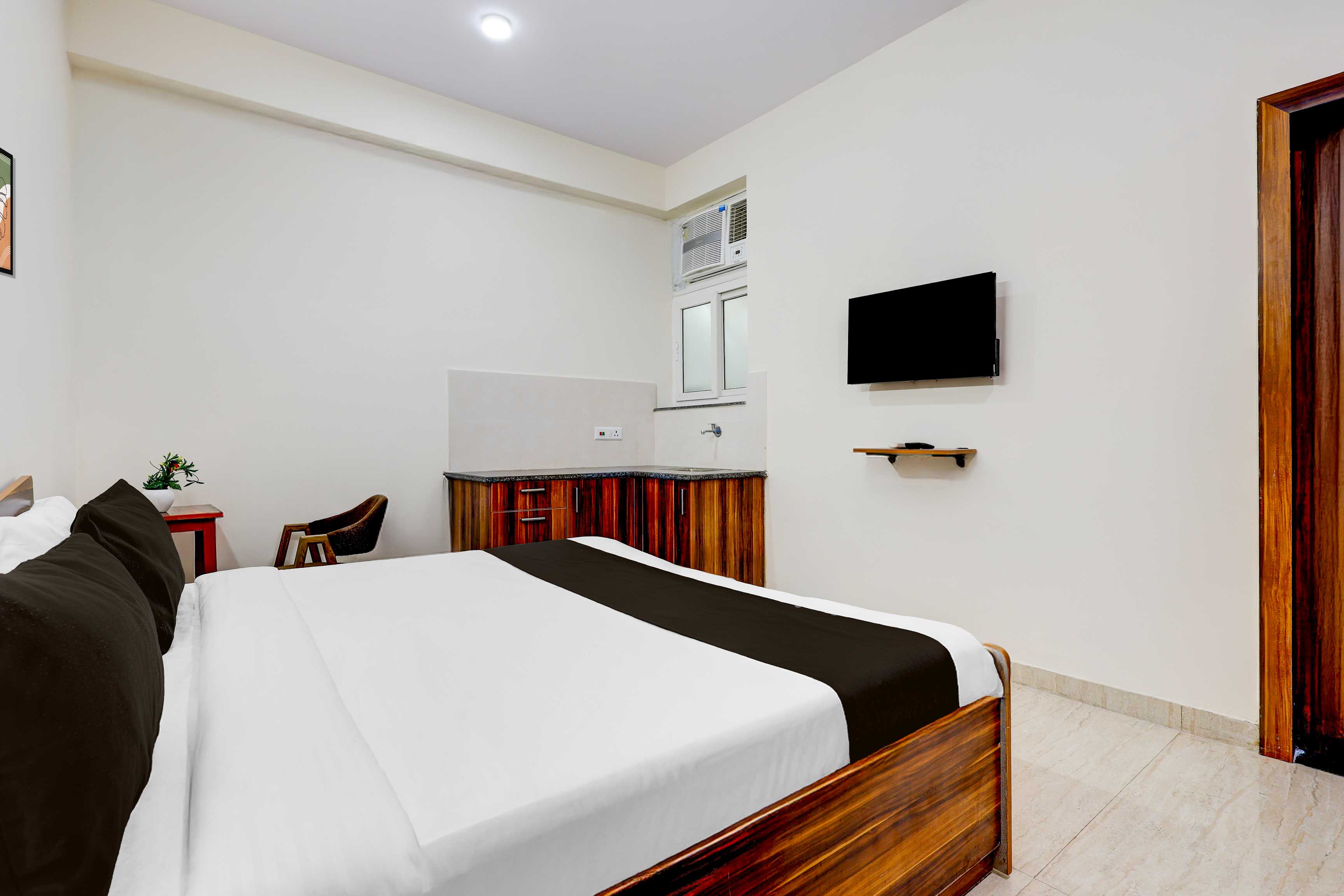 Super Hotel O Sadar Bazar Gurgaon - Tap to explore photos