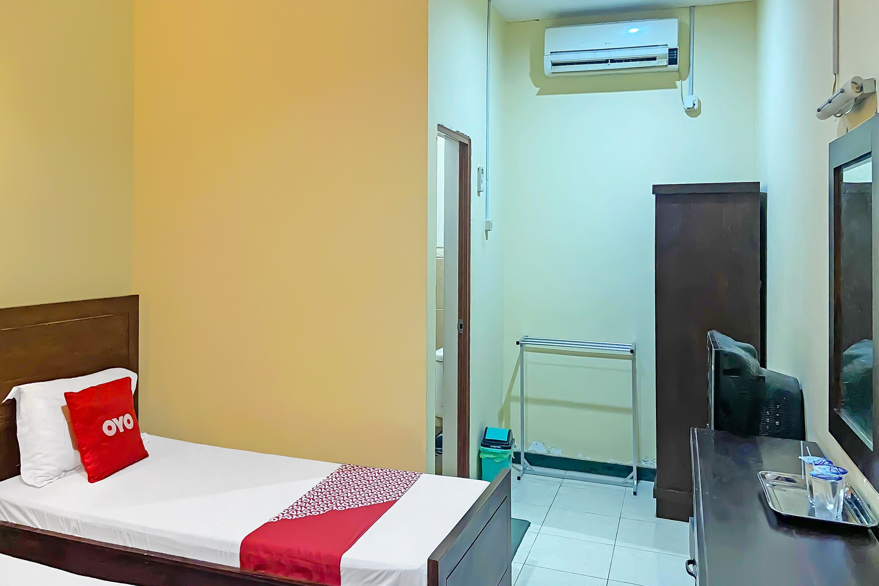 OYO 91946 Hotel Gajah Mada Indah - Tap to explore photos