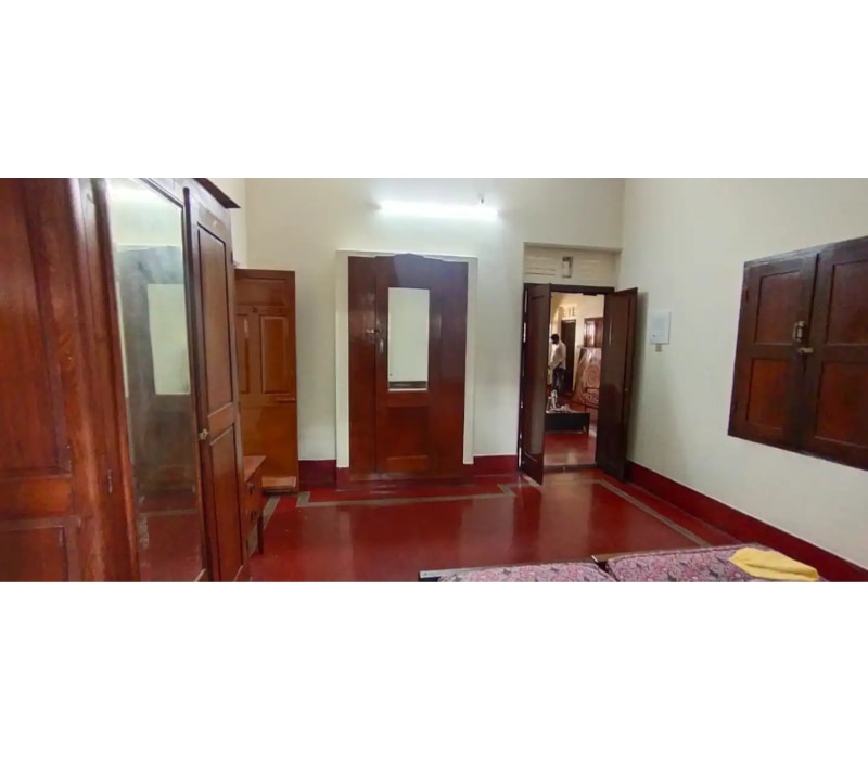 Heritage Bungalow Room in Jayanagar Just Oppsite Lalbagh - Tap to explore photos