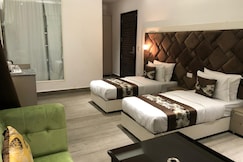 Hotel 8th Planet, Karnal