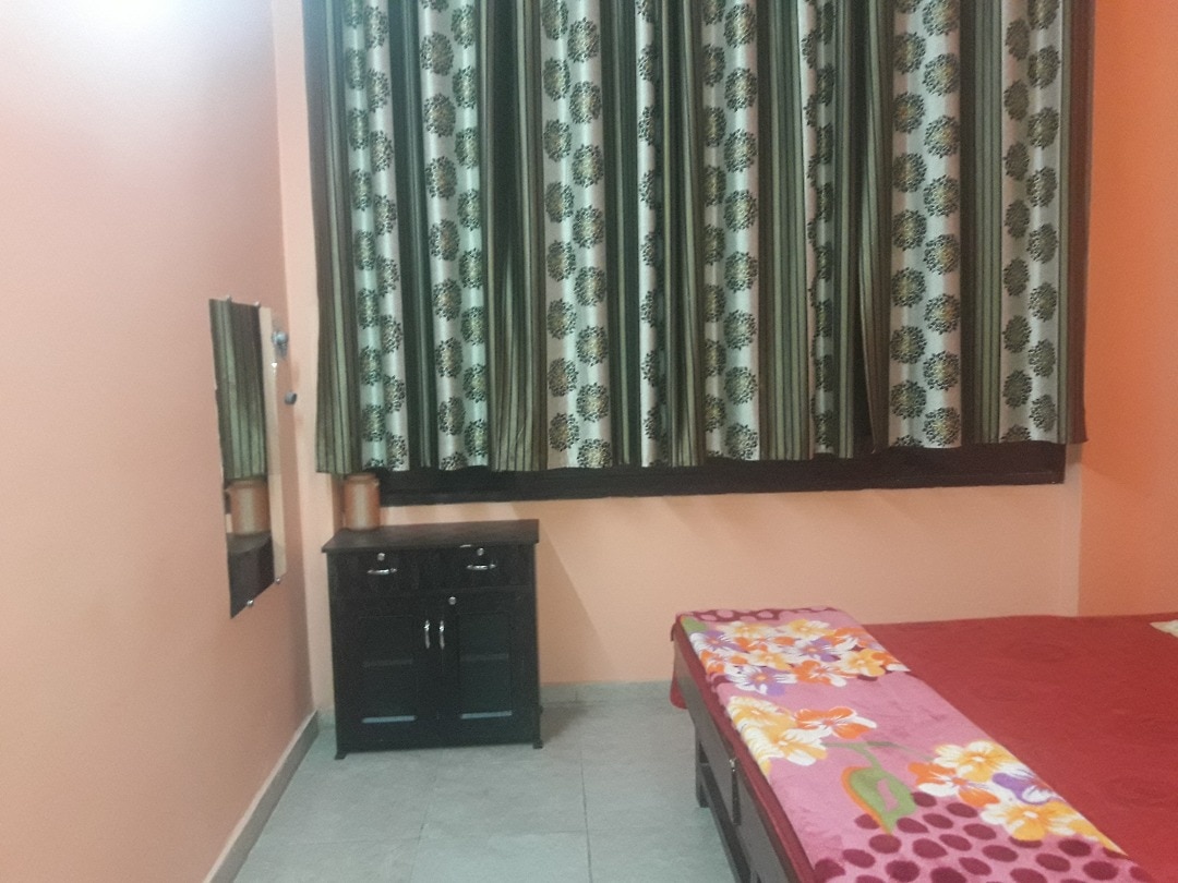 J M N Homestay By WB Inn - Tap to explore photos