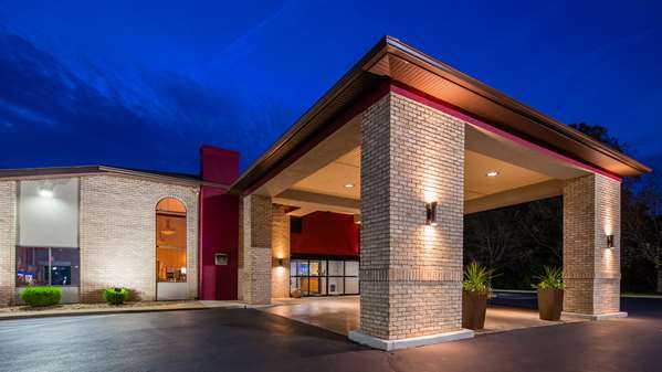 Best Western Plus North Canton Inn & Suites - Tap to explore photos