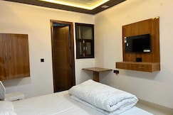 Hotel O Tuesday Suites, Noida