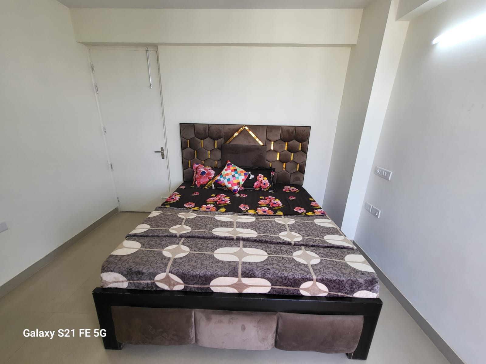 BnB Buddy 2 BHK Cozy Apartment - Tap to explore photos