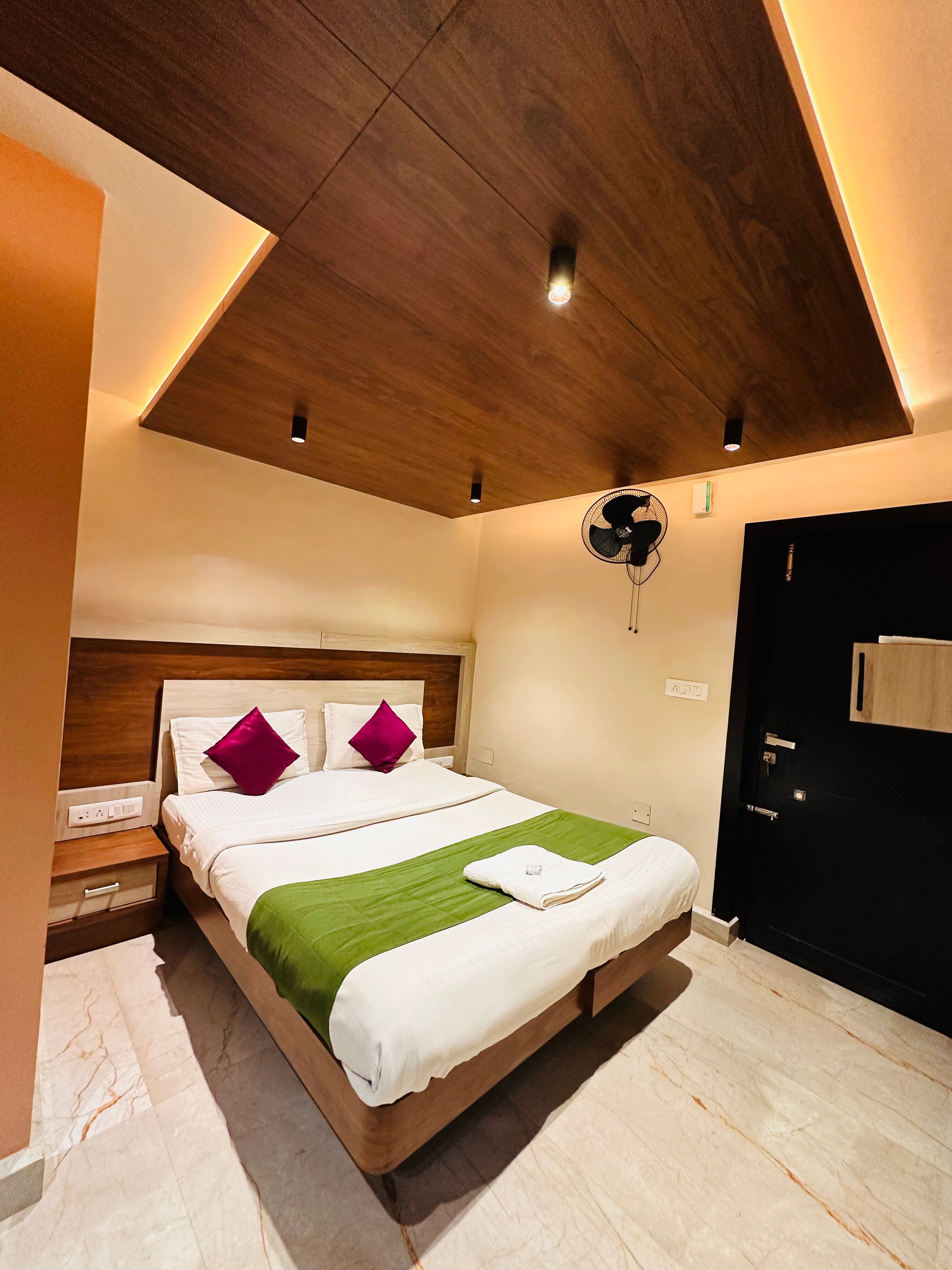Hotel City Palace, Ooty - Tap to explore photos