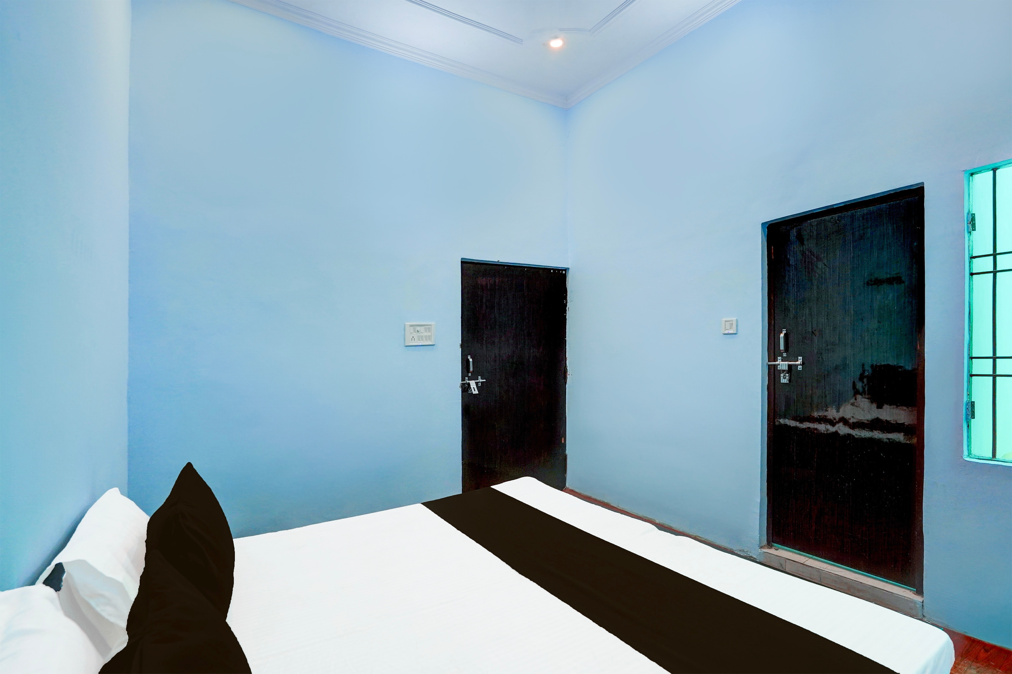 Hotel O LAXMI PALACE - Tap to explore photos