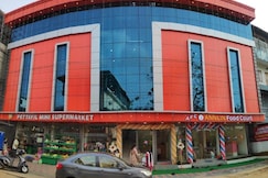 Annlin Surprise near Cochin Airport, Cochin