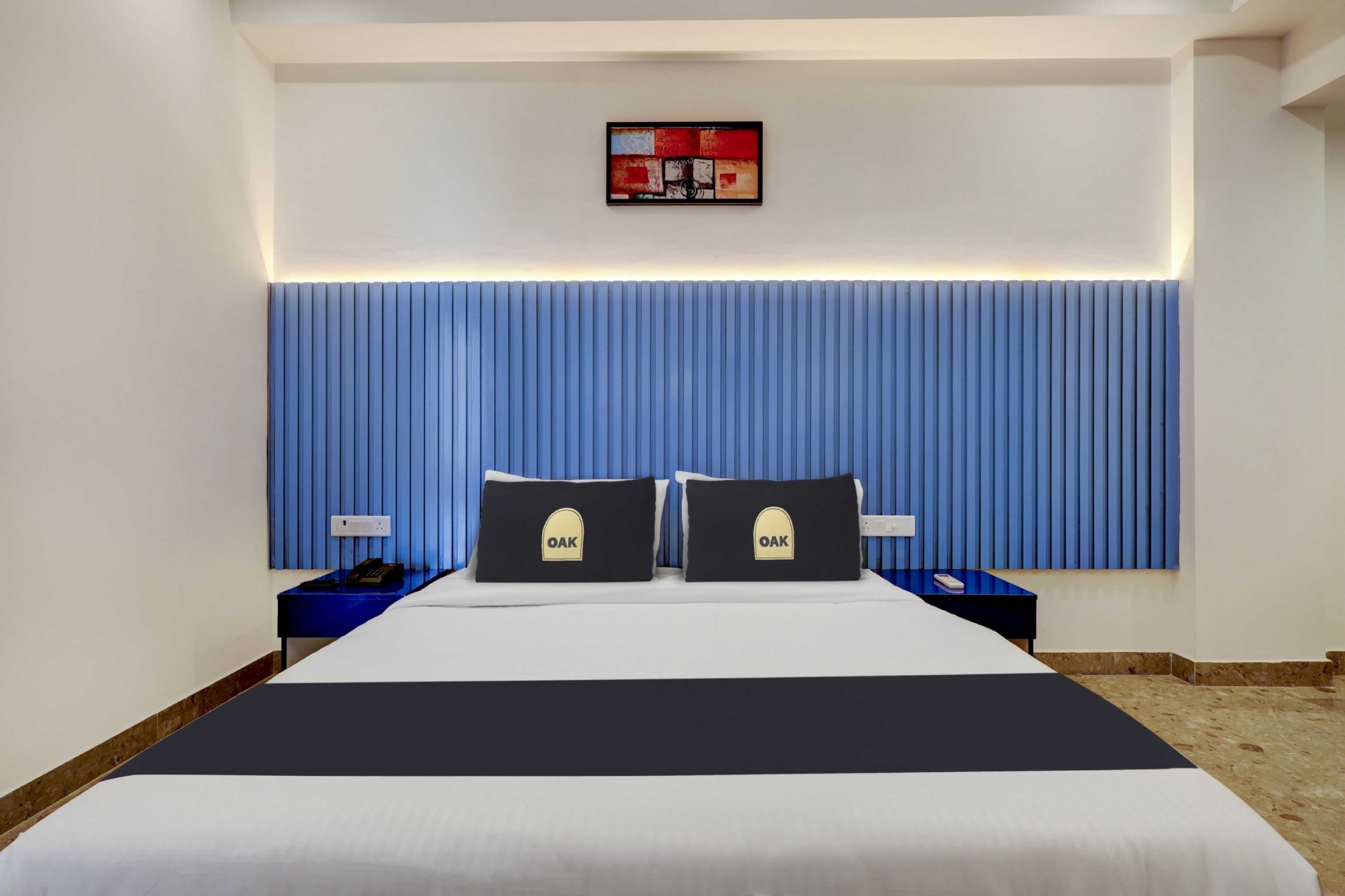 Townhouse OAK Elite Golf Stays - Tap to explore photos