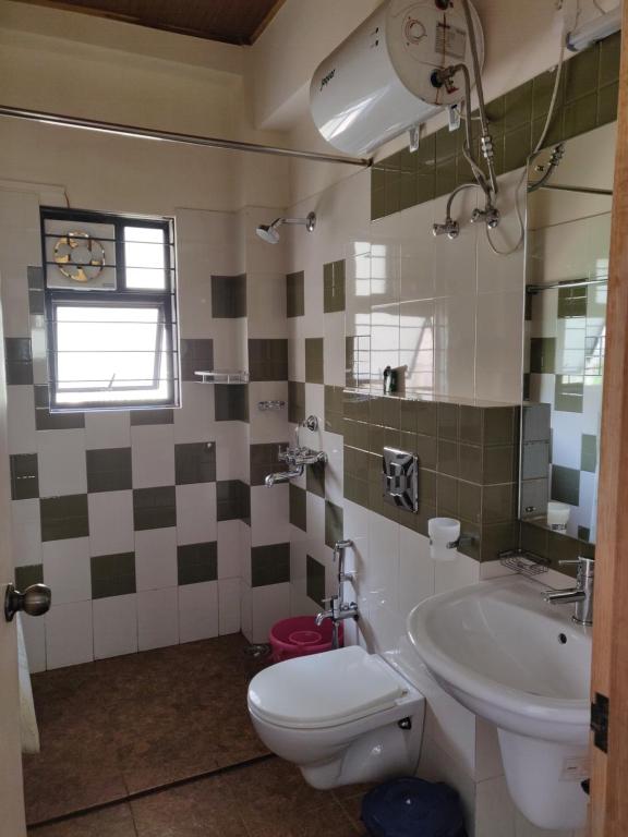 SHA RI LOUM HOMESTAY - Tap to explore photos
