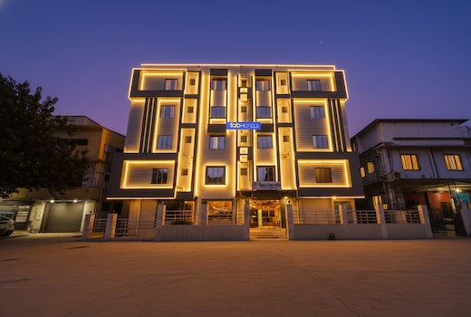 FabHotel The Crystal - Near New Market