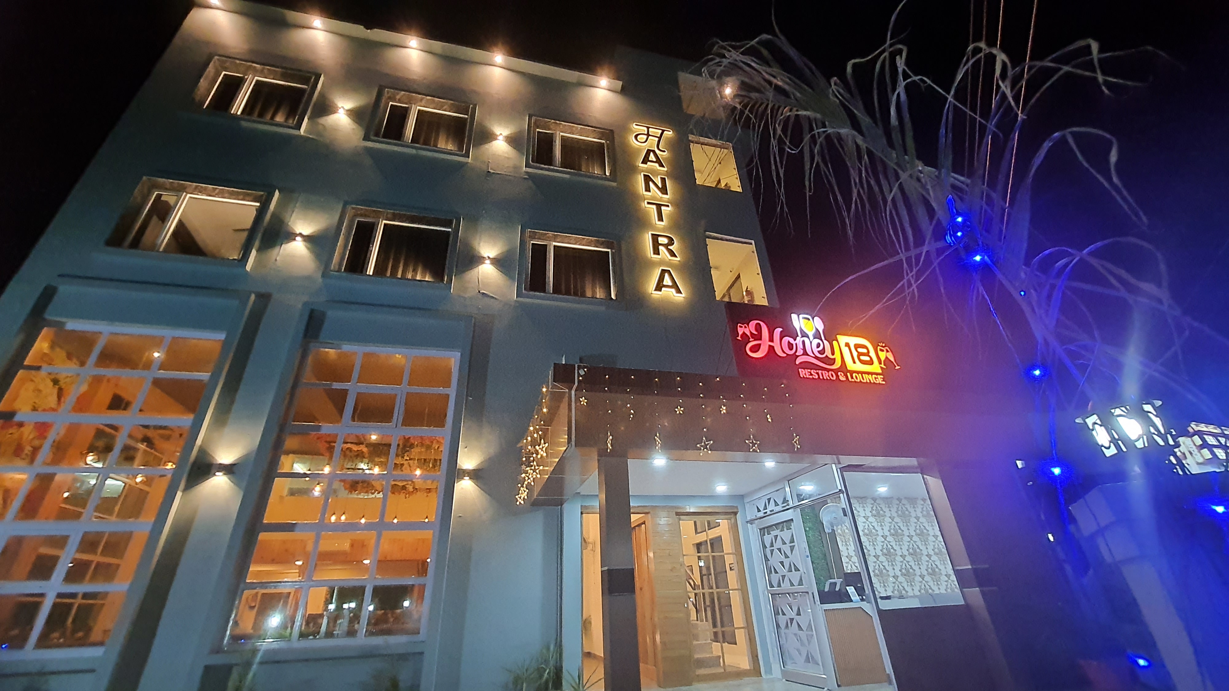 Hotel Mantra - Near Airport (8 mins drive away) - Tap to explore photos