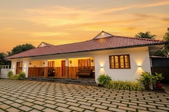 Entire 3 bedroom villa near the beach, Alleppey