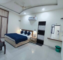 Deluxe AC Room