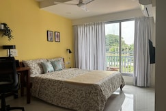 Cozy Stylish Studio Home In Khar Tulip 2, Mumbai