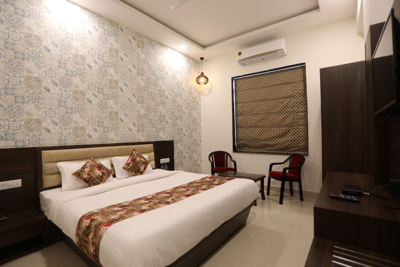 Hotel Bhairav Bagh With Swimming Pool - Tap to explore photos